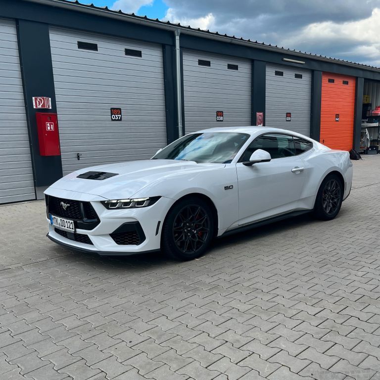 Ford Mustang 14.900 km 51.200 € Frankfurt 65931