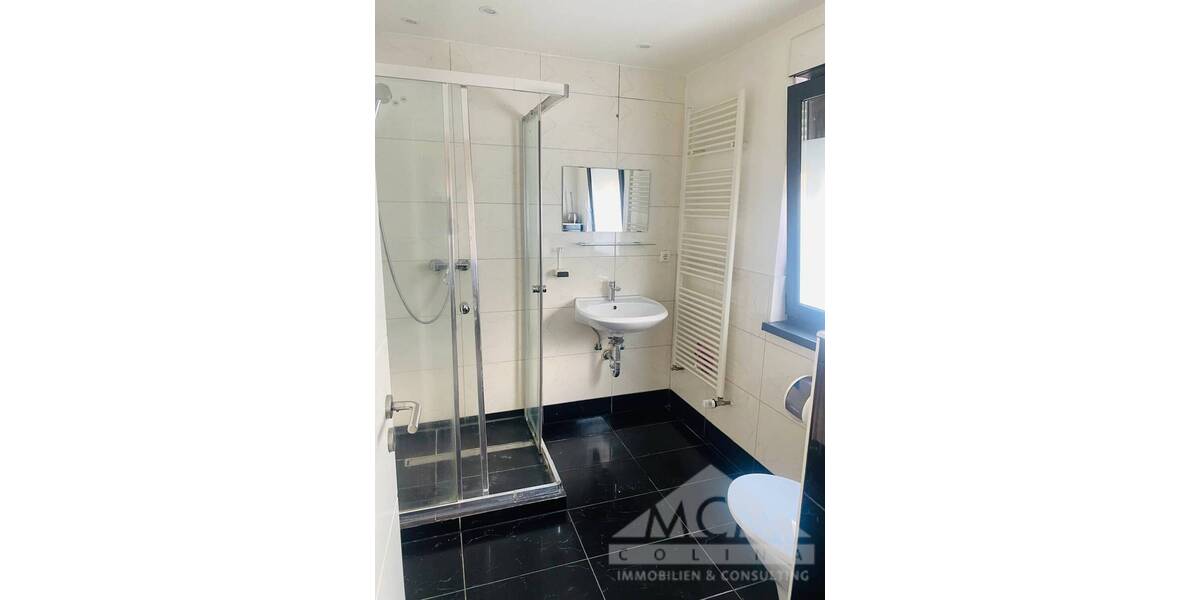 #VERKAUFT# 2015 kernsanierte Beherbergungsimmobilie in Offenbach-Mitte mit 23 Zimmer (40 Betten) und Ausbaureserve. zimmer