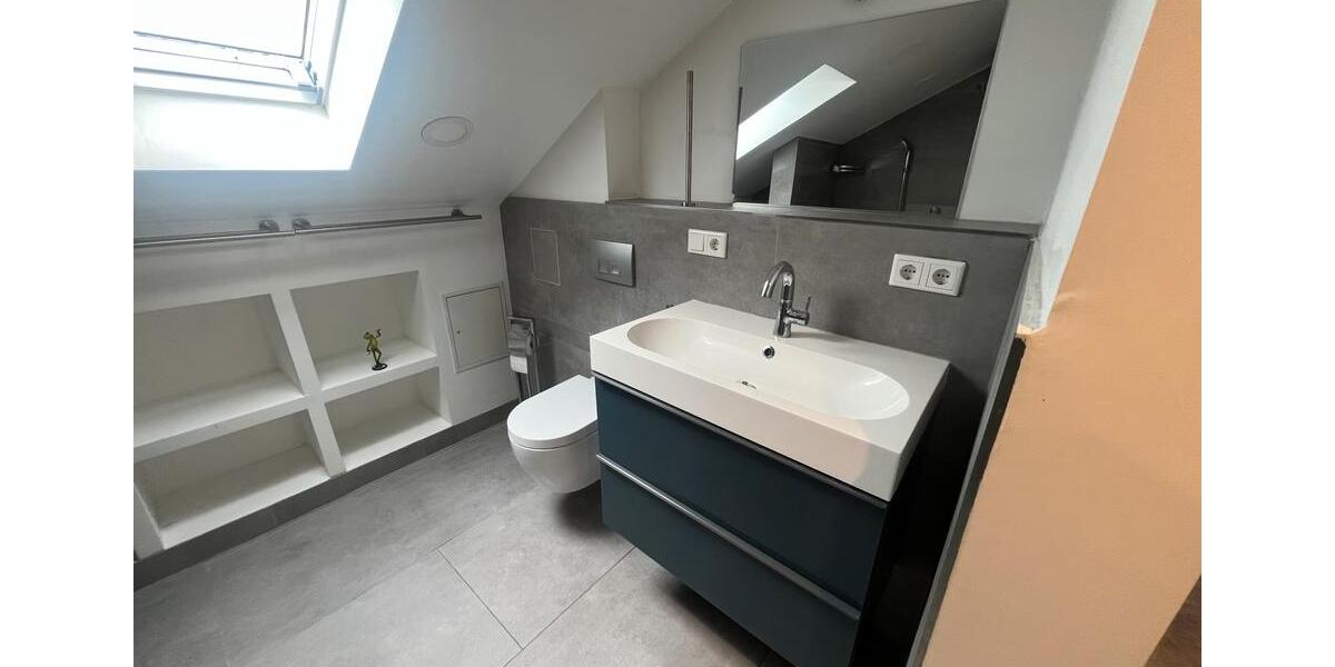 Dachgeschoßwohnung Offenbach am Main Hafen - 2.5 Zimmer, 82 m&sup2;, 320.000&euro; | Angebot:26727373