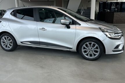 Renault Clio 56.000 km 12.879 &euro; Dietzenbach 63128