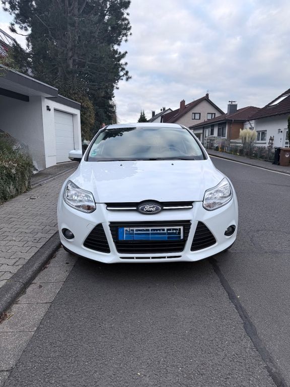 Ford Focus 93.631 km 6.390 € Eppstein 65817