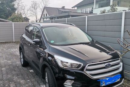 Ford Kuga 44.000 km 14.550 &euro; Kelsterbach 65451
