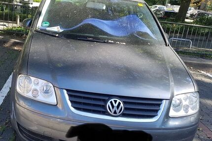 VW Touran 229.127 km 1.900 € Frankfurt am Main 60435