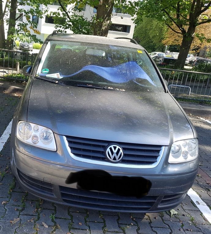 VW Touran 229.127 km 1.900 € Frankfurt am Main 60435