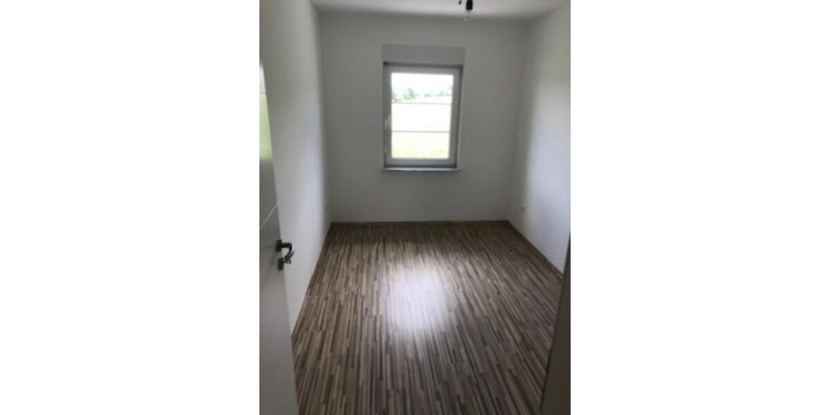 Reihenhaus Gründau - 4 Zimmer, 160 m&sup2;, 2.500&euro; | Angebot:25964504