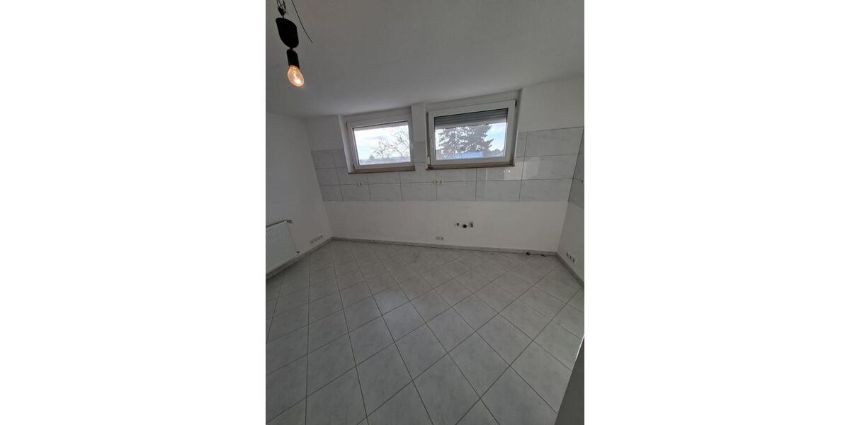 Dachgeschoßwohnung Hanau Groß-Steinheim - 4 Zimmer, 113 m&sup2;, 950&euro; | Angebot:26213449