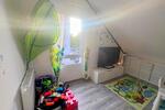 TOWNHOUSE WITH GARDEN! Partially furnished house for small families in Offenbach-Lauterborn