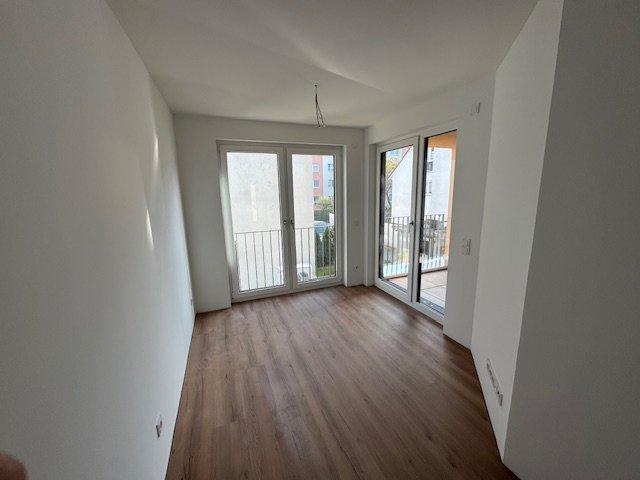 Erdgeschoßwohnung Frankfurt am Main Niederrad - 2 Zimmer, 67 m&sup2;, 1.380&euro; | Angebot:26235179