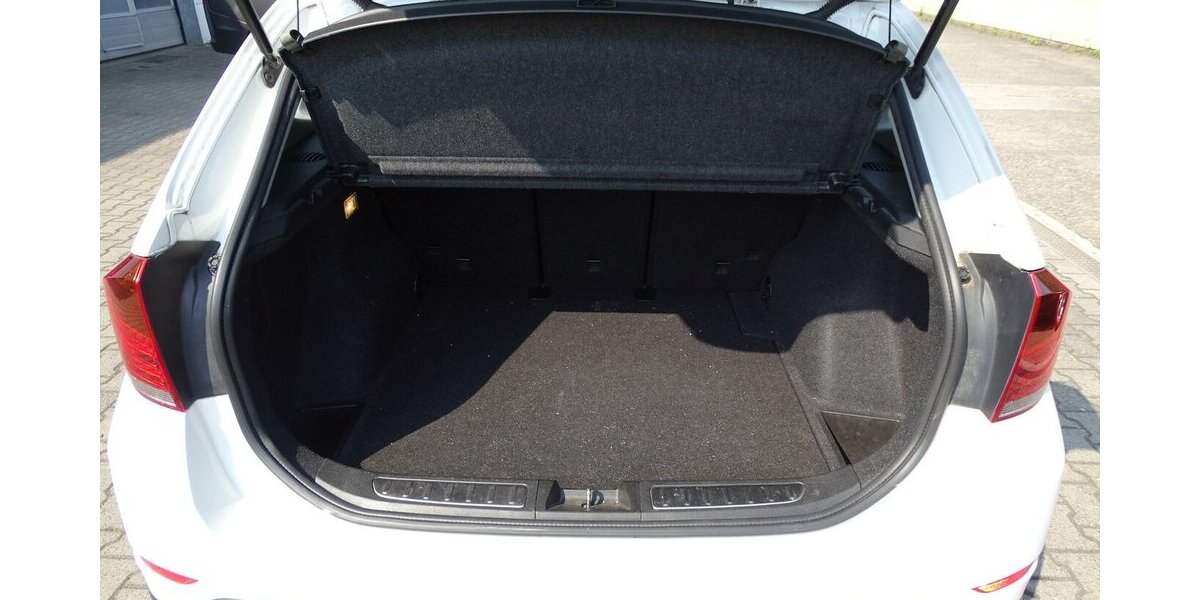 BMW X1 1.8l i sDrive, Steptronic, Sitzheizung, PDC hin 154.921 km 8.790 &euro; Rodgau 63110