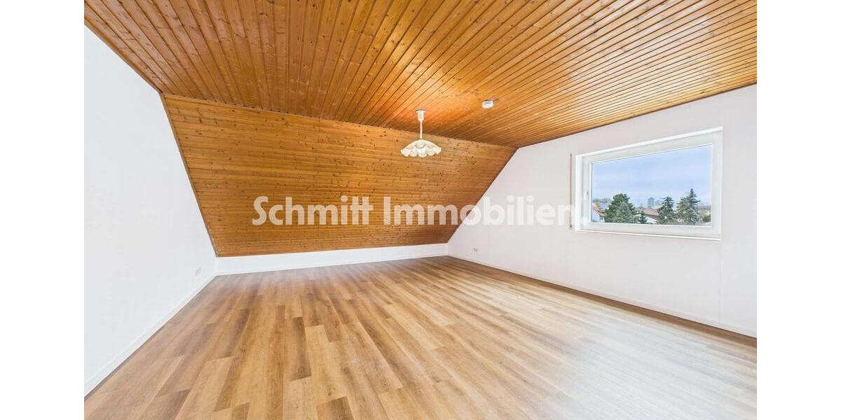 Gemütliche Dachgeschoss-Wohnung mit Skylineblick 2 zimmer