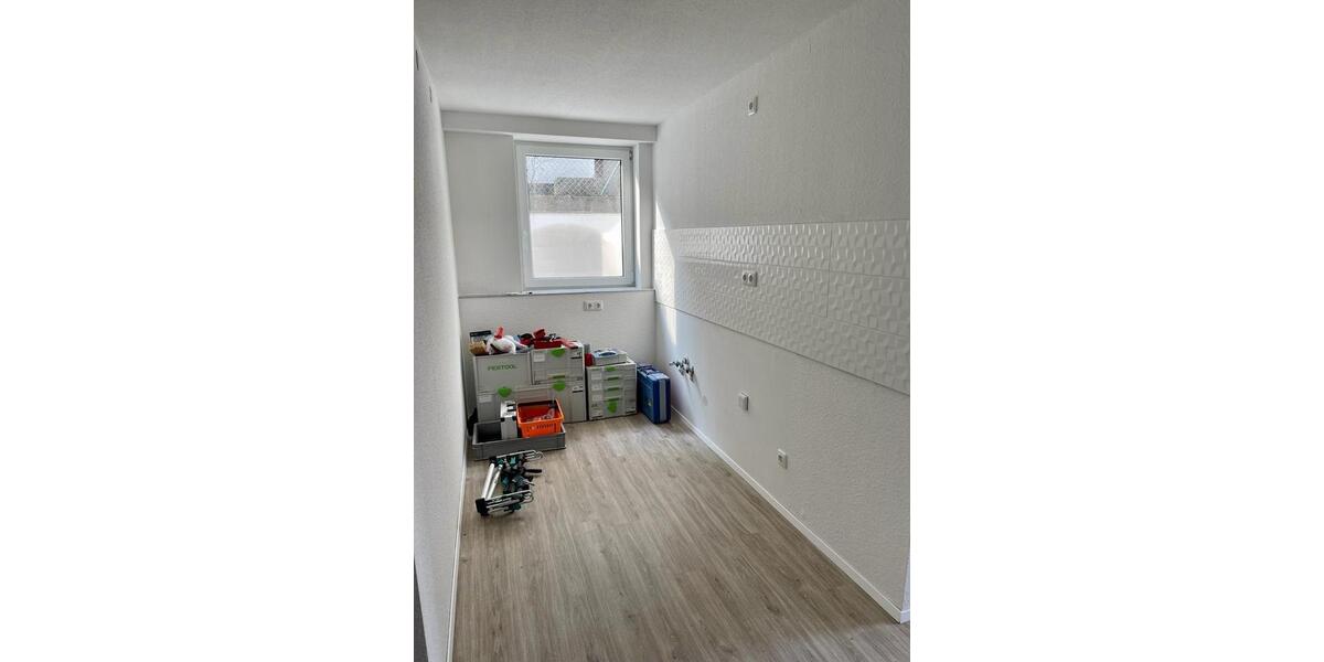Etagenwohnung Rüsselsheim am Main - 3 Zimmer, 100 m&sup2;, 1.300&euro; | Angebot:26283669