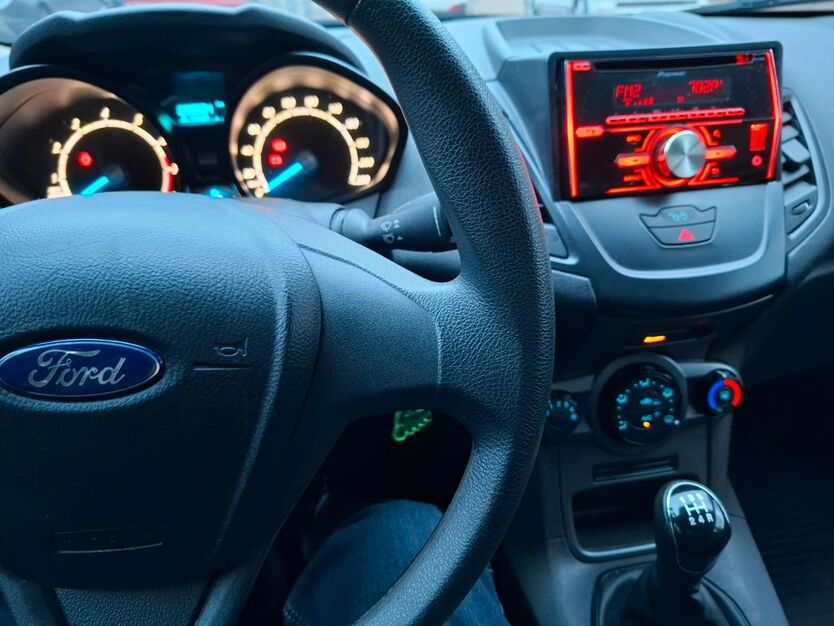 Ford Fiesta 98.480 km 4.450 € Darmstadt 64289