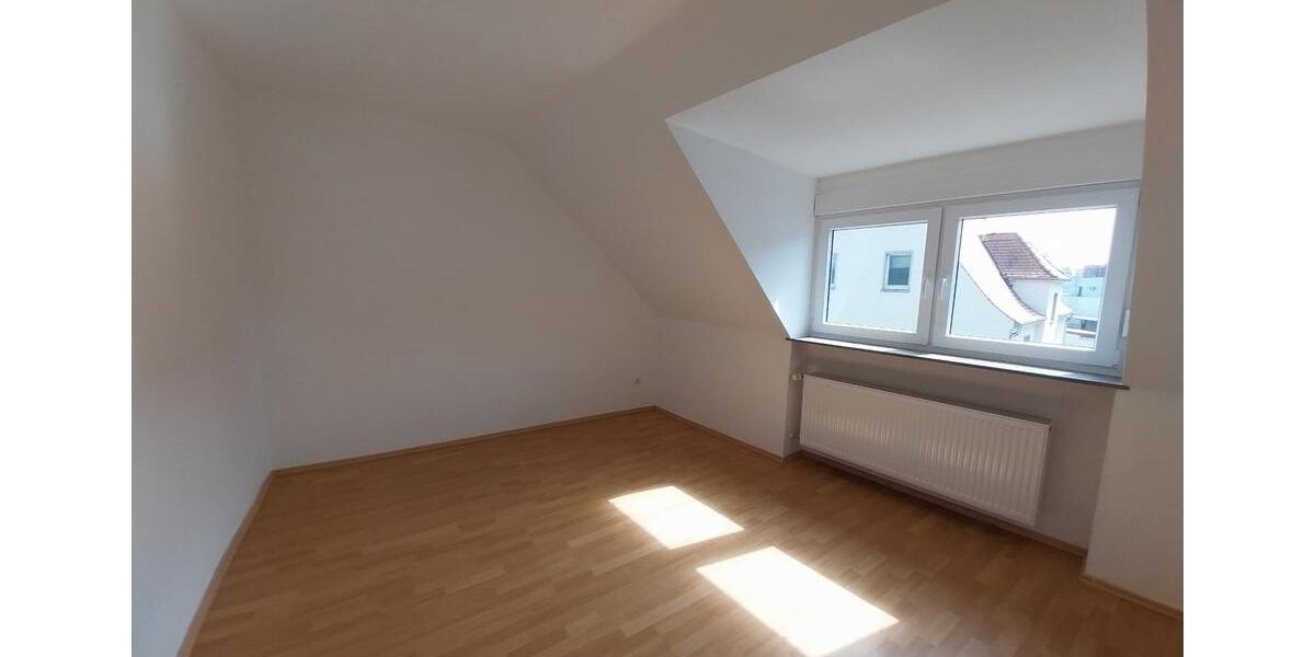 Dachgeschoßwohnung Aschaffenburg Damm - 2 Zimmer, 68 m&sup2;, 780&euro; | Angebot:26327168