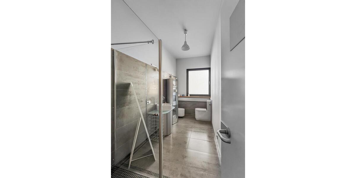 Gewerbeeinheit mit 83 m2 Büro-Praxisfläche in Neu-Anspach zimmer