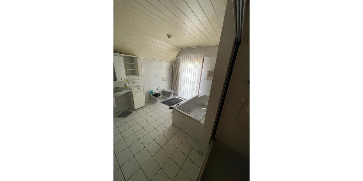 Mehrgenarationhaus mit genehmigten Bauprojekt 8 zimmer