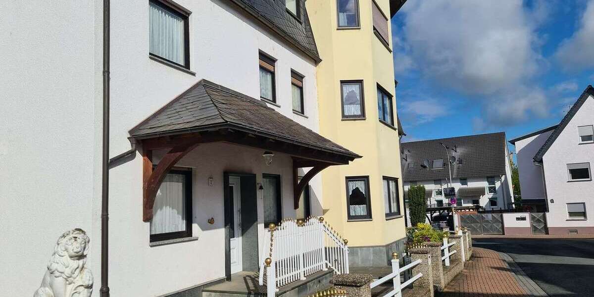 Etagenwohnung Schöneck - 7 Zimmer, 196 m&sup2;, 455.000&euro; | Angebot:25941628