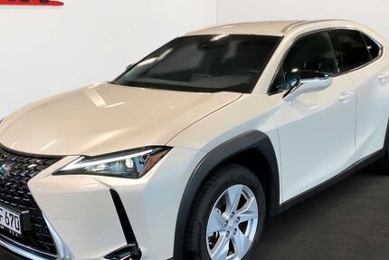 Lexus UX 3.000 km 35.200 € Frankfurt 60314