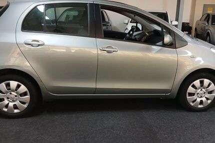 Toyota Yaris 169.000 km 3.200 &euro; Rüsselsheim 65428