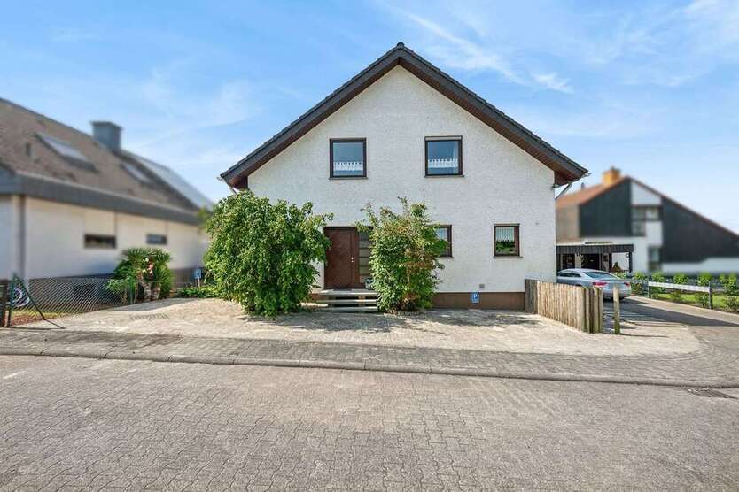 Haus zum Kaufen in Langenselbold 649.000 € 221 m²