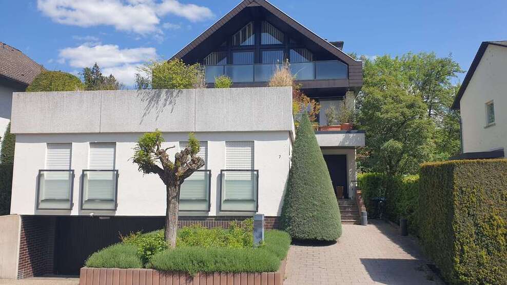 Haus zum Kaufen in Friedrichsdorf 865.000 € 328 m²