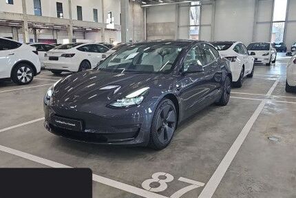 Tesla Model 3 48.183 km 29.800 &euro; Hanau 63457