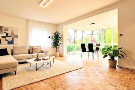 Frisch renoviert: 4-Zimmer-Wohnung mit Gemeinschaftsgarten, Balkon und Wintergarten 4 zimmer