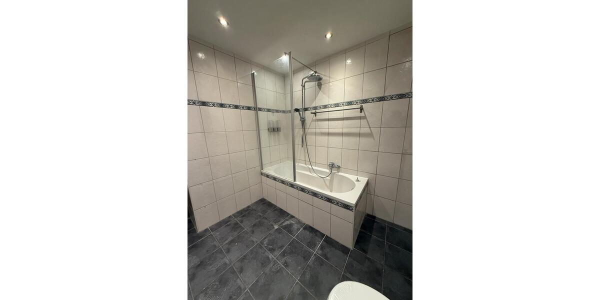 Einfamilienhaus mit 2 Ebenen zur Vermieten (Wohnung )stockheim 6 zimmer