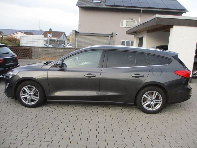 Ford Focus 143.147 km 10.999 € Babenhausen 64832