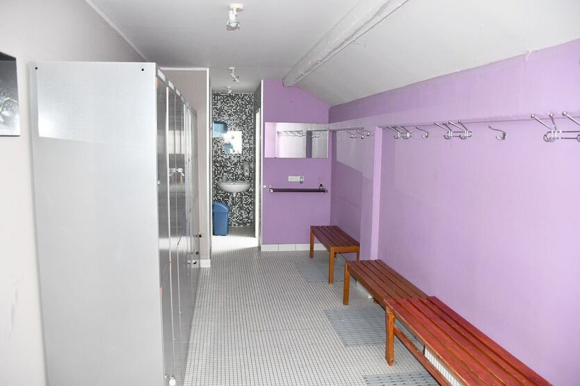 Vielseitig nutzbares Gewerbeanwesen mit großzügigem repräsentativem Wohnhaus zimmer