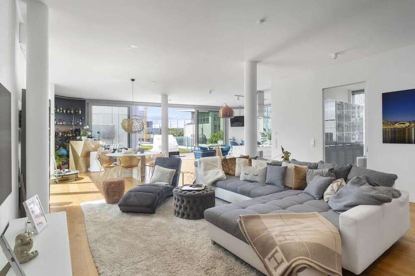 Wohnung zum Mieten in Frankfurt am Main 7.500 € 230 m²