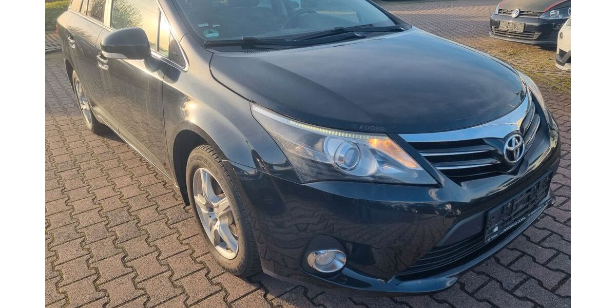 Toyota Avensis 264.800 km 4.990 &euro; Karlstein 63791
