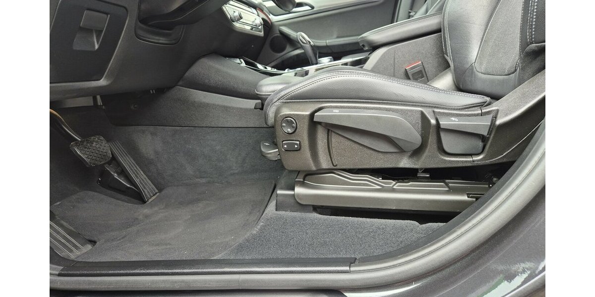 BMW X3 xDrive 20 i xLine, HUD, Kamera, Ambientebeleuch 70.000 km 23.790 &euro; Rodgau 63110
