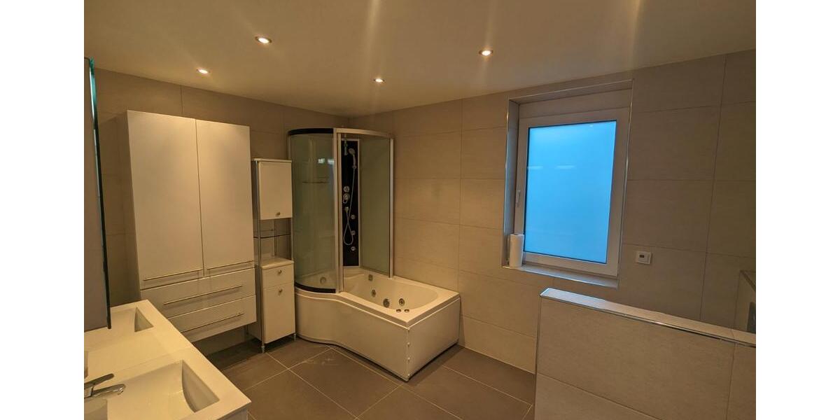 Einfamilienhaus Dreieich - 9 Zimmer, 300 m&sup2;, 3.990&euro; | Angebot:26336525