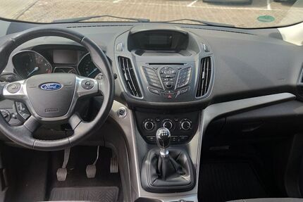 Ford Kuga 112.000 km 7.300 € Rüsselsheim am Main 65428