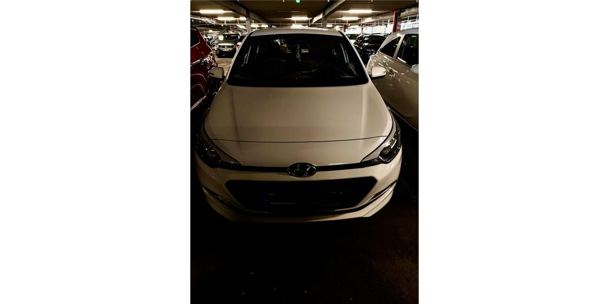 Hyundai i20 80.000 km 7.800 &euro; Frankfurt 60488