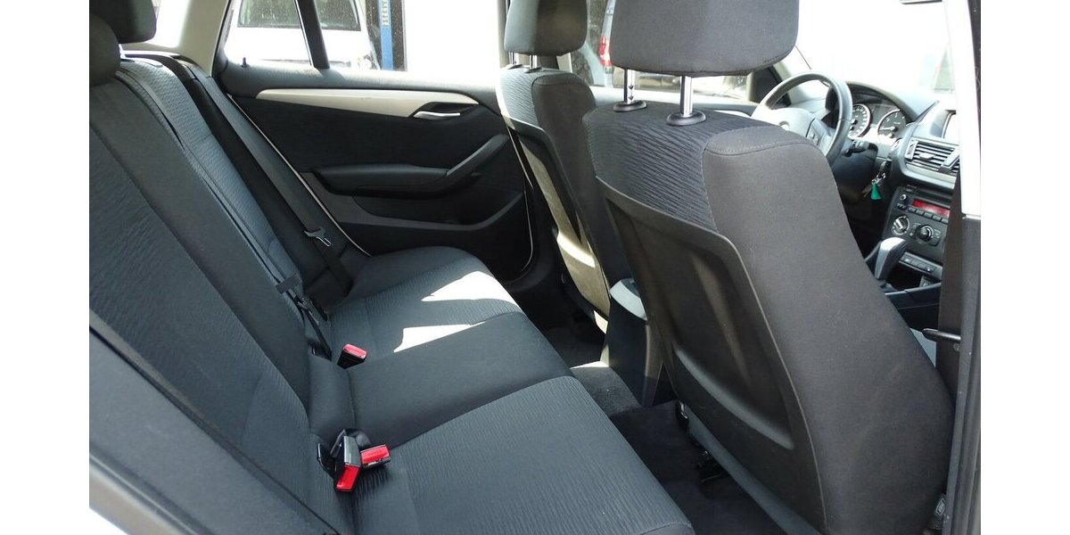 BMW X1 1.8l i sDrive, Steptronic, Sitzheizung, PDC hin 154.921 km 8.790 &euro; Rodgau 63110