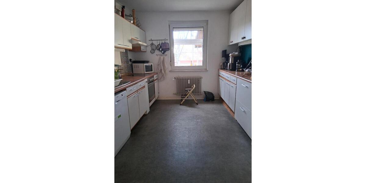 Großes WG Zimmer in 6er Haus WG 1 zimmer