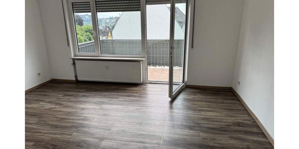 Attraktive helle 4-Zimmer-Wohnung, in sehr guter Lage, in Königstein im Taunus 4 zimmer