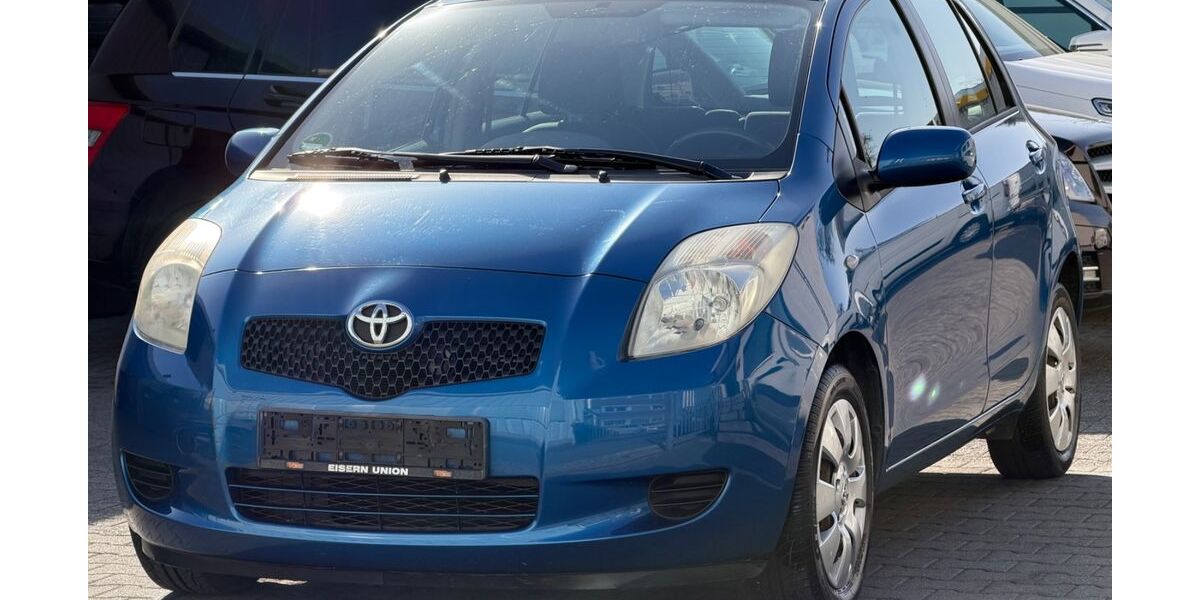 Toyota Yaris 101.000 km 2.999 &euro; Offenbach am Main 63075