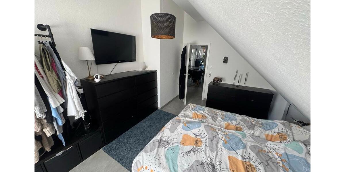 Dachgeschoßwohnung Darmstadt Bessungen - 3 Zimmer, 89 m&sup2;, 1.300&euro; | Angebot:26278187