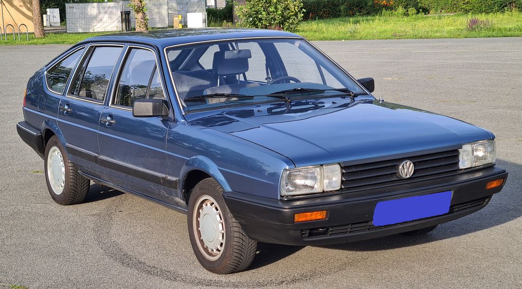 VW Passat 107.836 km 5.100 &euro; Mörfelden-Walldorf 64546