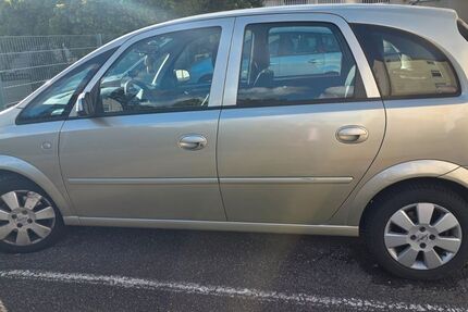 Opel Meriva 143.000 km 2.500 € Hanau 63452