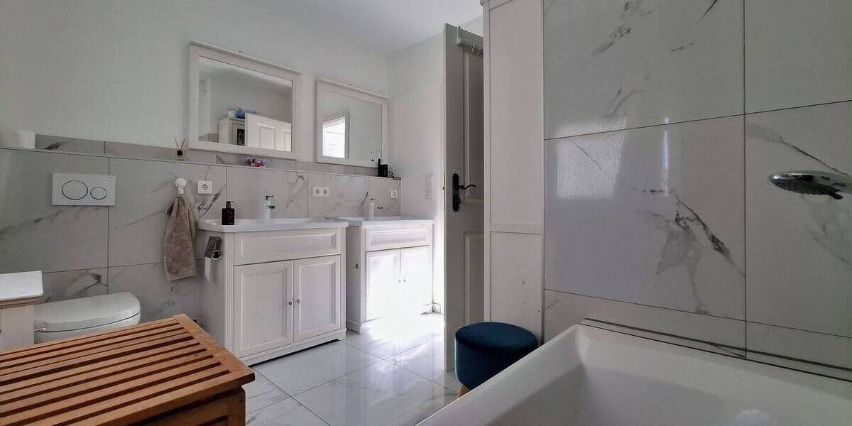 Mehrfamilienhaus, Wohnhaus Rosbach Nieder-Rosbach - 8 Zimmer, 217 m&sup2;, 695.000&euro; | Angebot:26609055