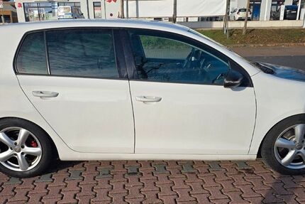 VW Golf 143.000 km 4.599 &euro; Langenselbold 63504