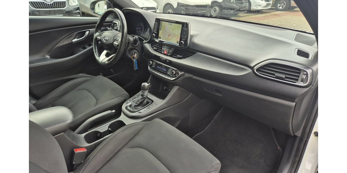 Hyundai i30 Passion +, Rückfahrkamera, Carplay, Navi, Sitz 85.411 km 14.990 &euro; Rodgau 63110