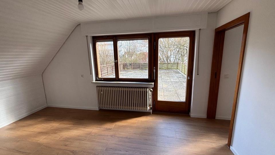 Dachgeschoßwohnung Roßdorf - 4 Zimmer, 106 m&sup2;, 1.430&euro; | Angebot:25950864