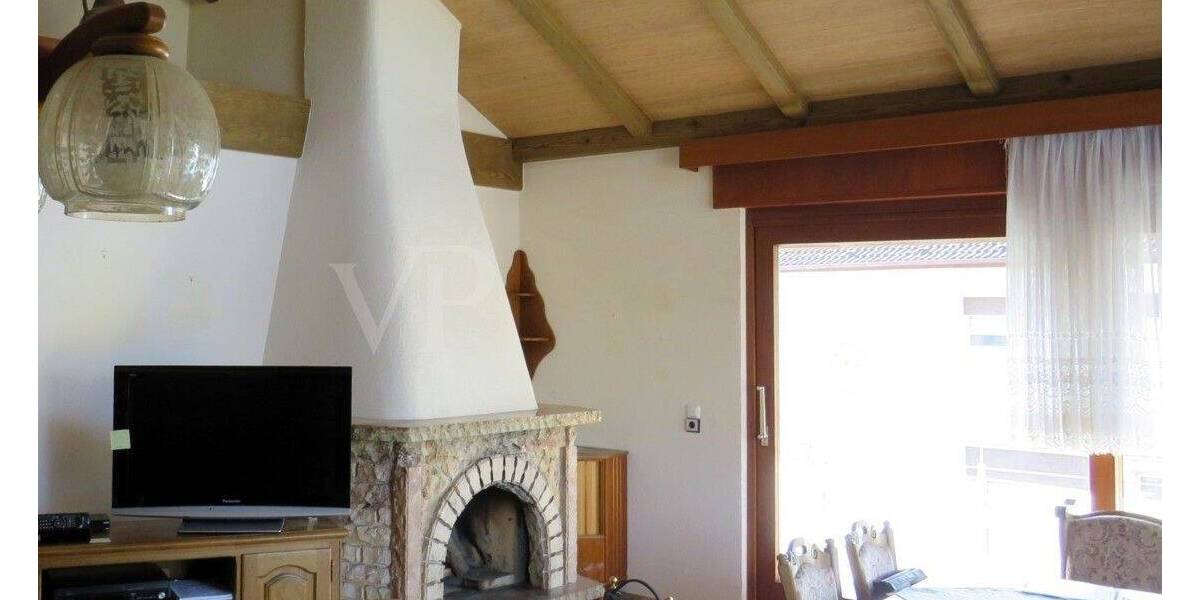 Geräumiges Zweifamilienhaus in ruhiger Ortsandlage 6 zimmer