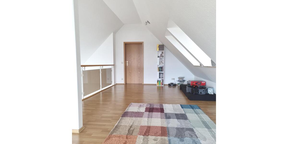 Dachgeschoßwohnung Kleinostheim - 5.5 Zimmer, 240 m&sup2;, 1.700&euro; | Angebot:26660338