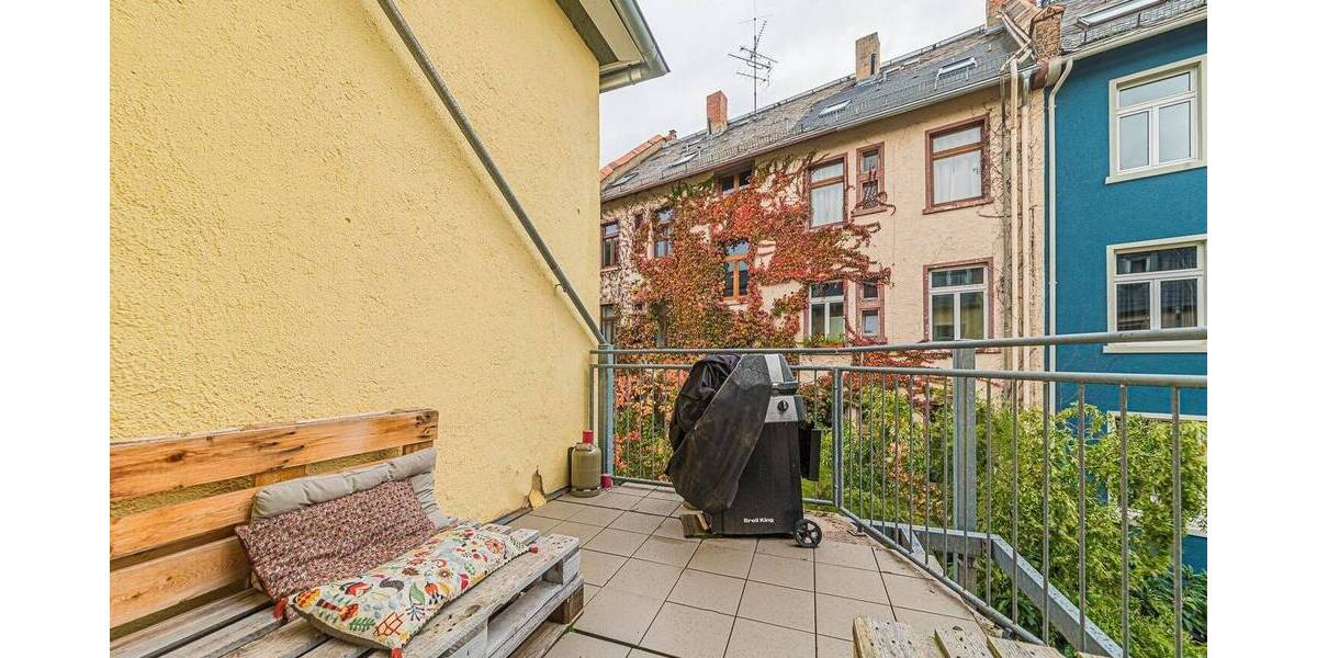 Schöne 3-Zimmer-Altbau-Wohnung mit Balkon in sehr guter Nordendlage 3 zimmer