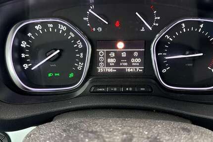 Peugeot Traveller 251.750 km 16.400 € Mainz-Kostheim 55246